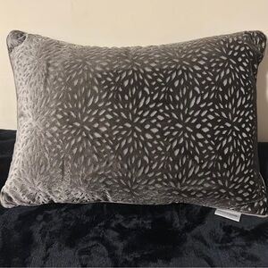 Broyhill Plush Gray Accent Pillow~14”x20~NEW!